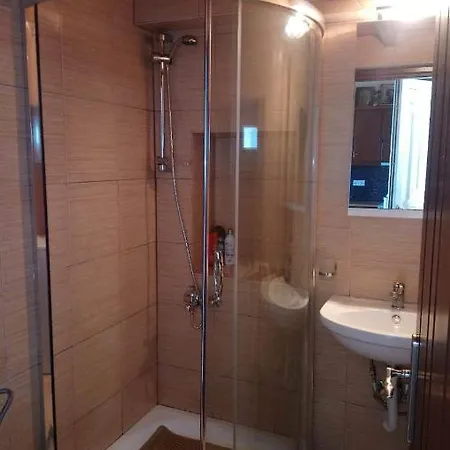 Semesterbostad Avgoustina's Glossa