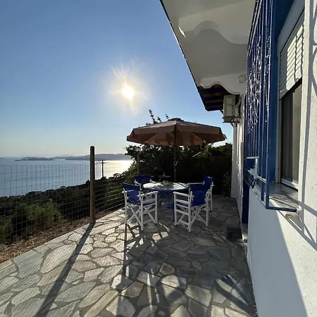 Holiday home Avgoustina's Glossa